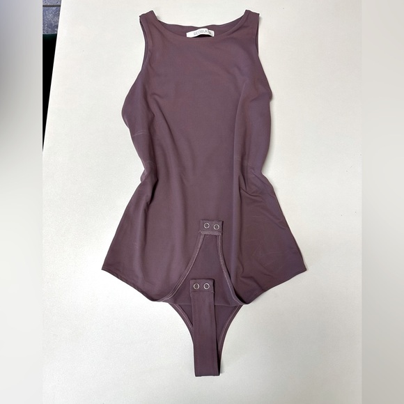 Lavender Reoria bodysuit. - Picture 1 of 4
